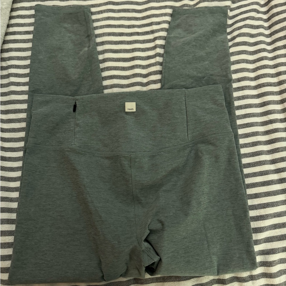 Vuori High-Waisted Leggings
